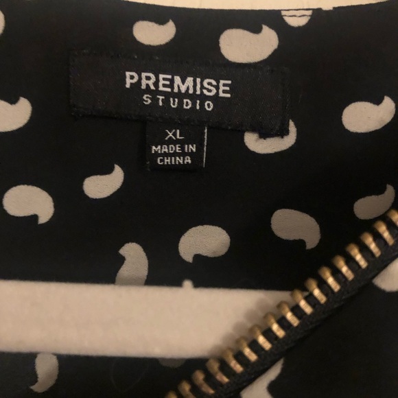 Premise Blouse XL - Picture 3 of 4